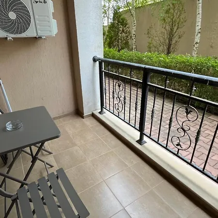 Astoria Ii 13 One Bedroom Parter