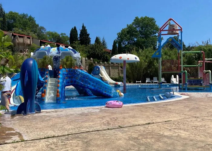 Astoria Ii 13 One Bedroom Parter Apartment *